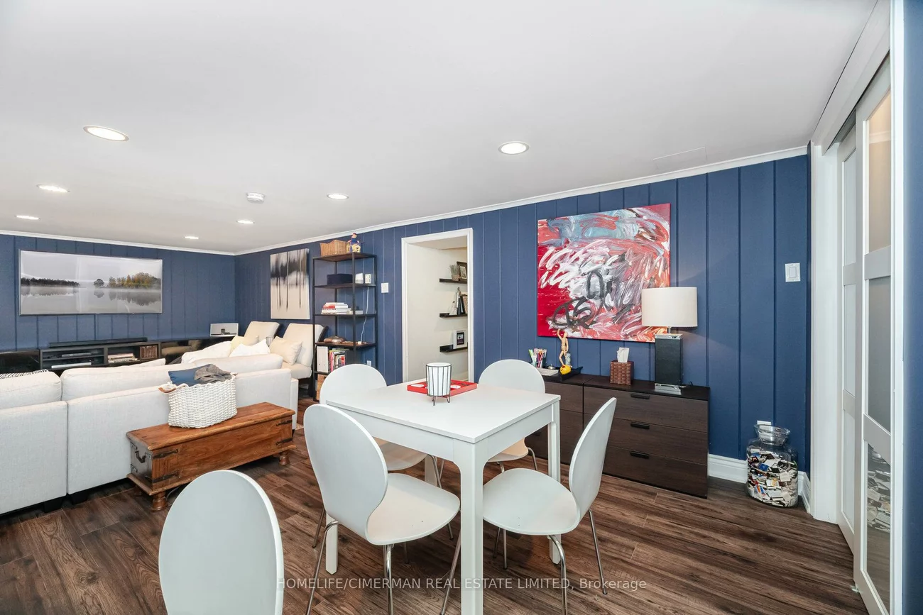 66, Mooreshead, Etobicoke West Mall, Toronto