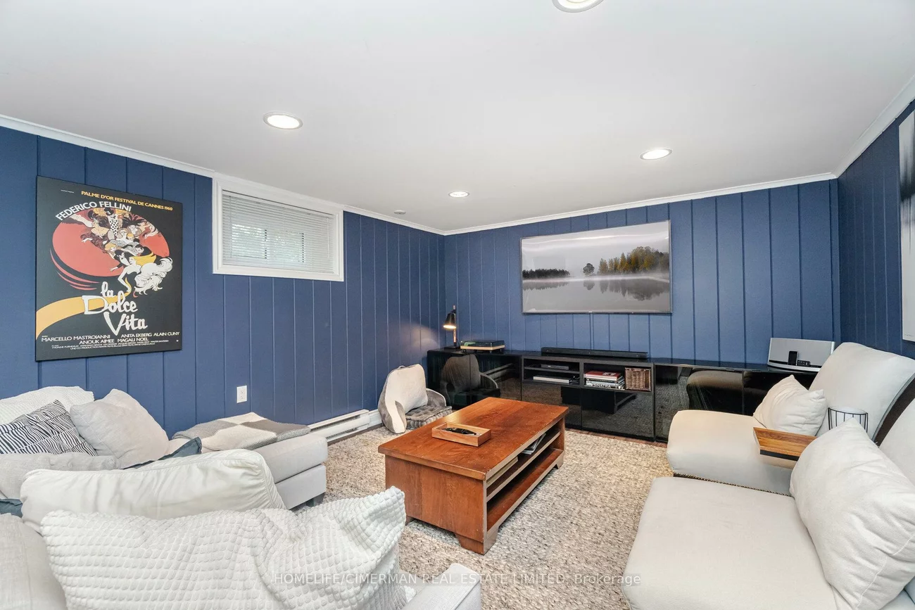 66, Mooreshead, Etobicoke West Mall, Toronto