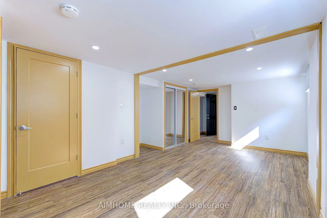 97, Edgecroft, Stonegate-Queensway, Toronto