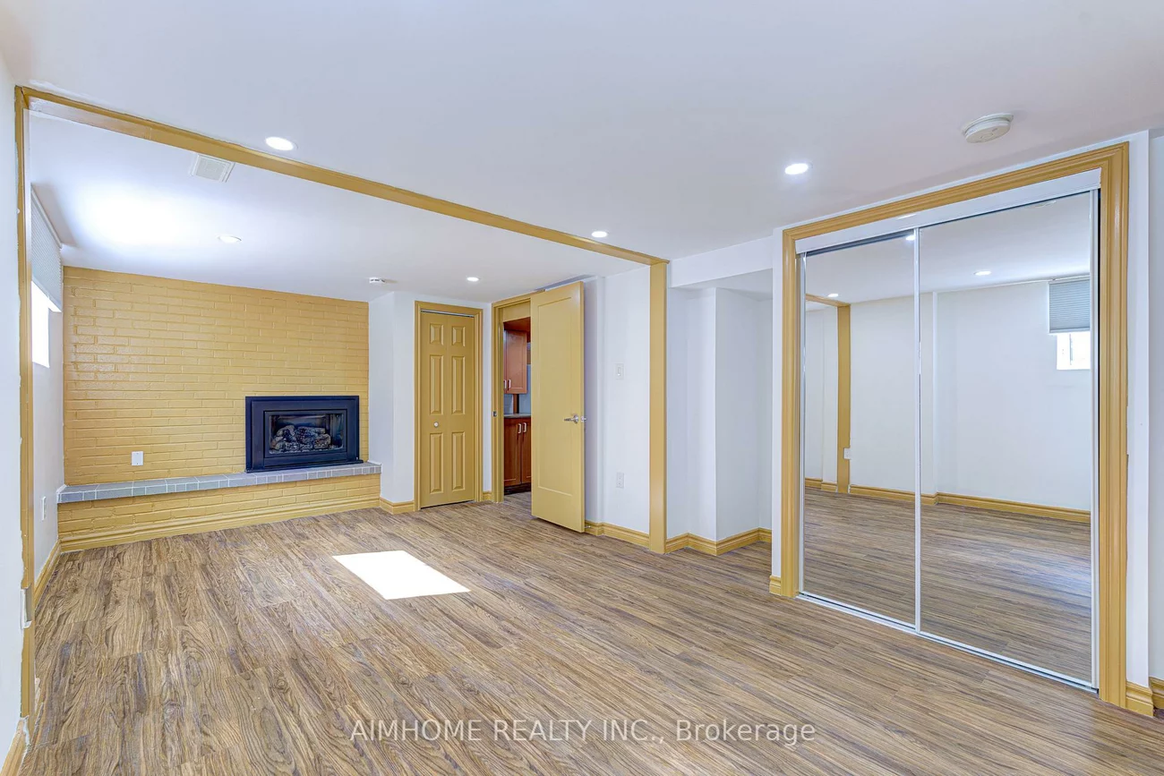 97, Edgecroft, Stonegate-Queensway, Toronto