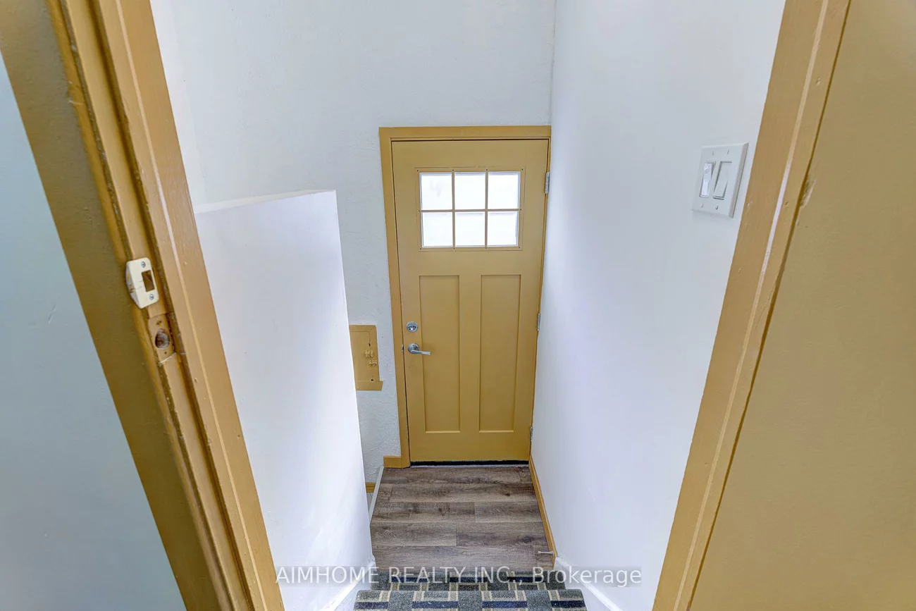 97, Edgecroft, Stonegate-Queensway, Toronto