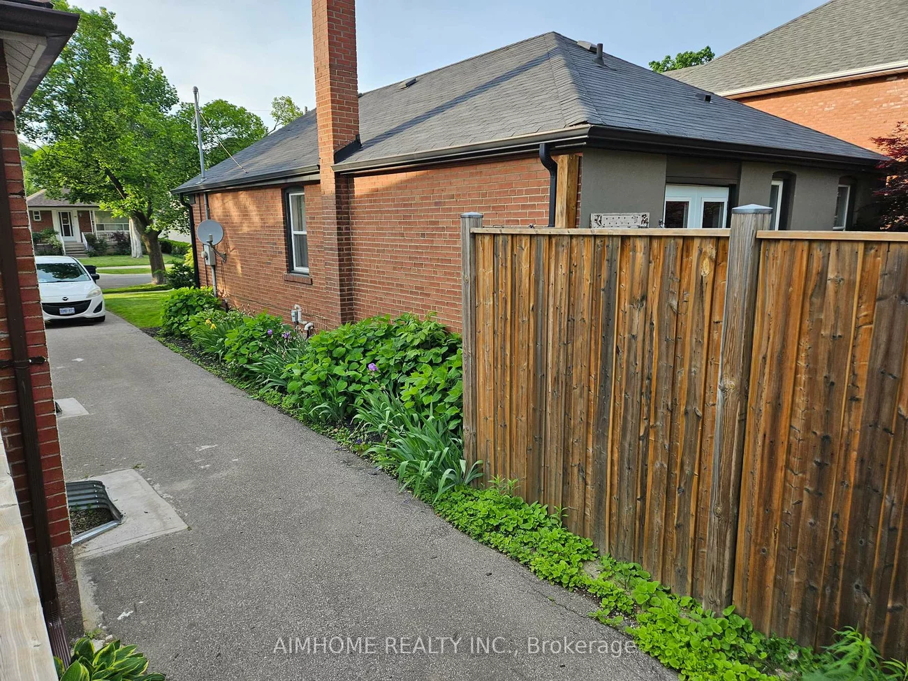 97, Edgecroft, Stonegate-Queensway, Toronto