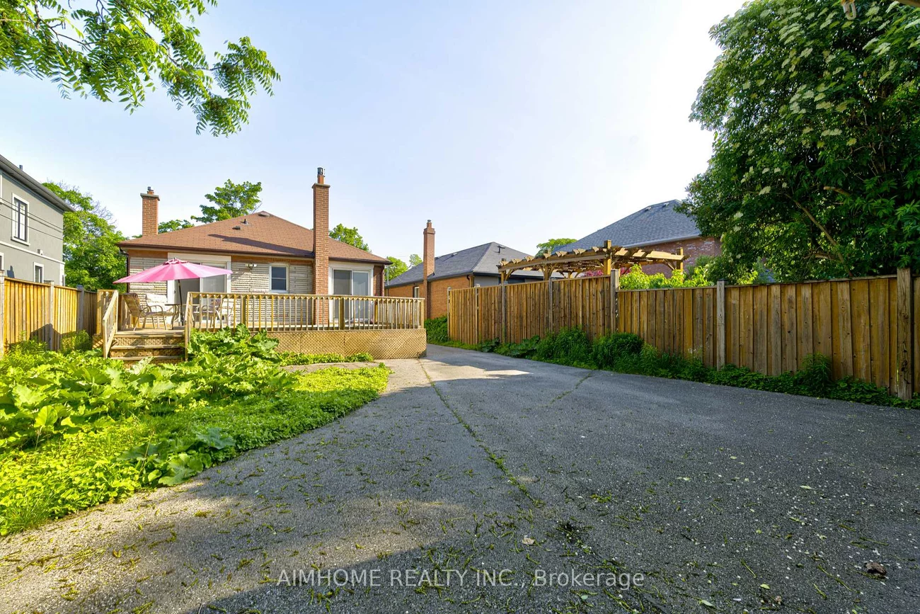 97, Edgecroft, Stonegate-Queensway, Toronto