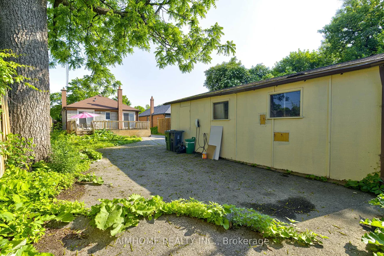 97, Edgecroft, Stonegate-Queensway, Toronto