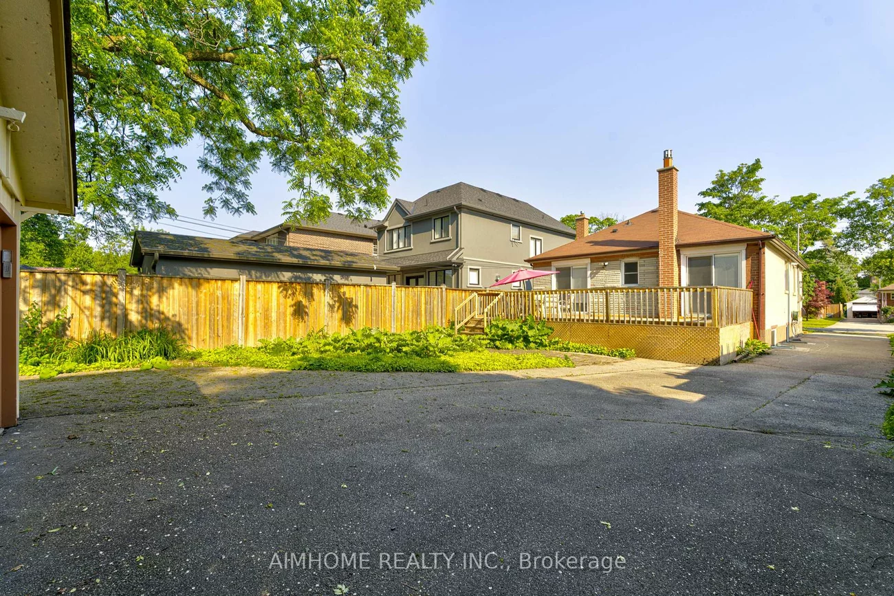 97, Edgecroft, Stonegate-Queensway, Toronto