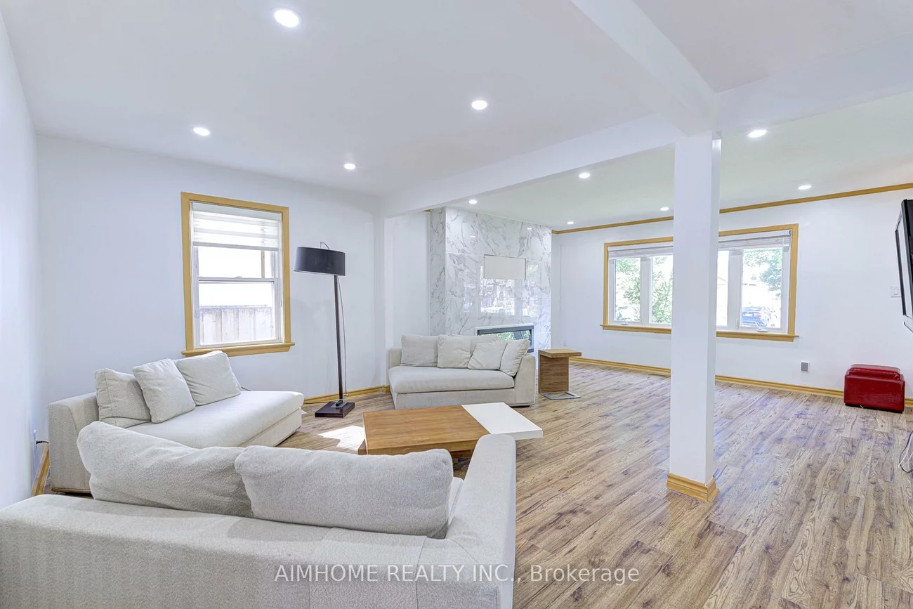 97, Edgecroft, Stonegate-Queensway, Toronto