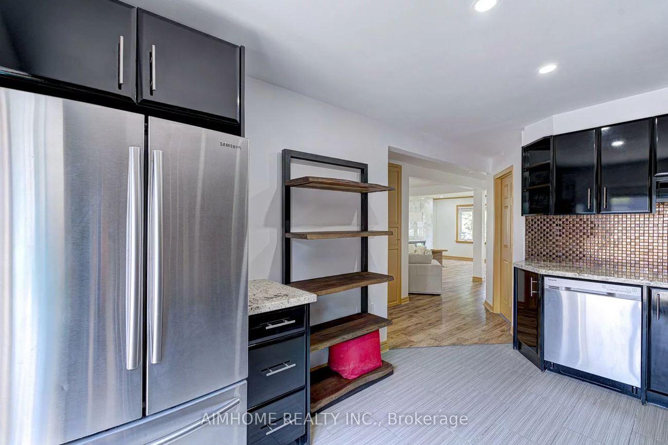 97, Edgecroft, Stonegate-Queensway, Toronto