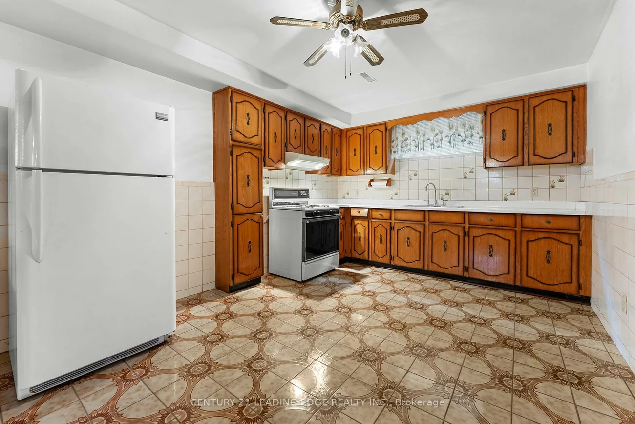 27, Murray, Downsview-Roding-CFB, Toronto