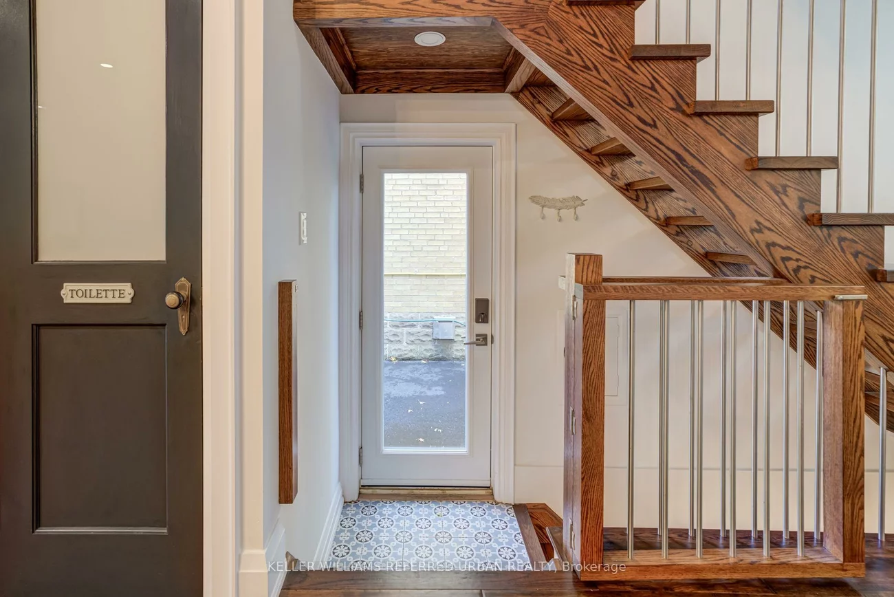 14, Meadowvale, Stonegate-Queensway, Toronto