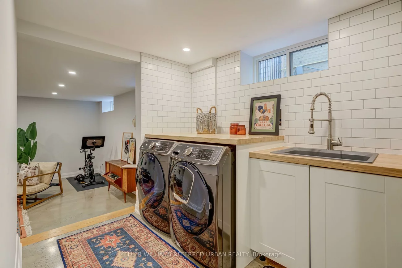 14, Meadowvale, Stonegate-Queensway, Toronto