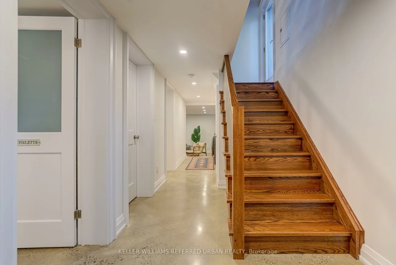 14, Meadowvale, Stonegate-Queensway, Toronto