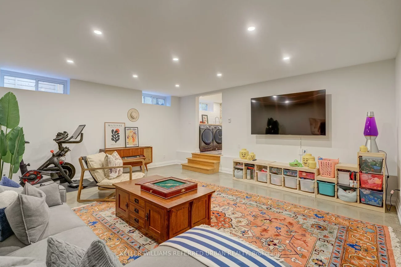 14, Meadowvale, Stonegate-Queensway, Toronto