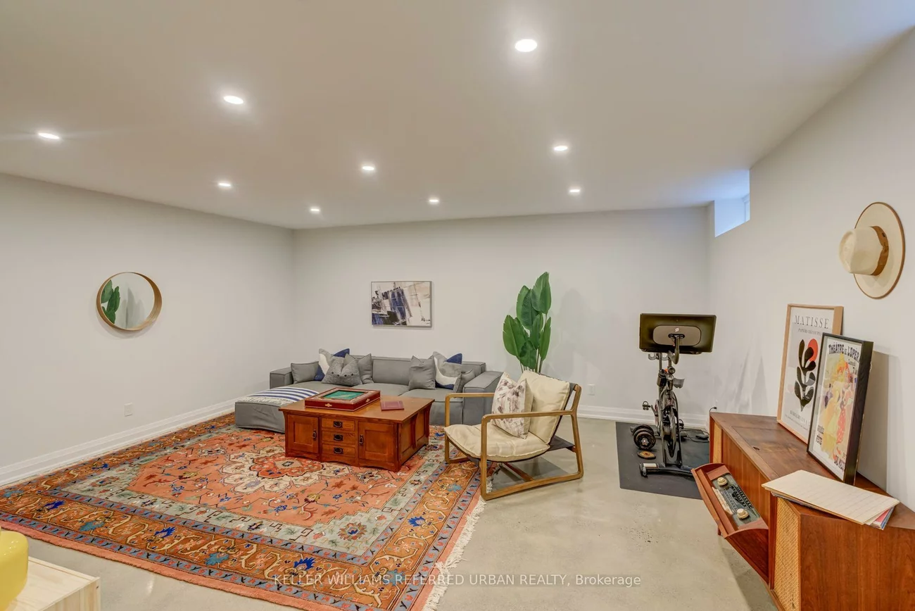 14, Meadowvale, Stonegate-Queensway, Toronto