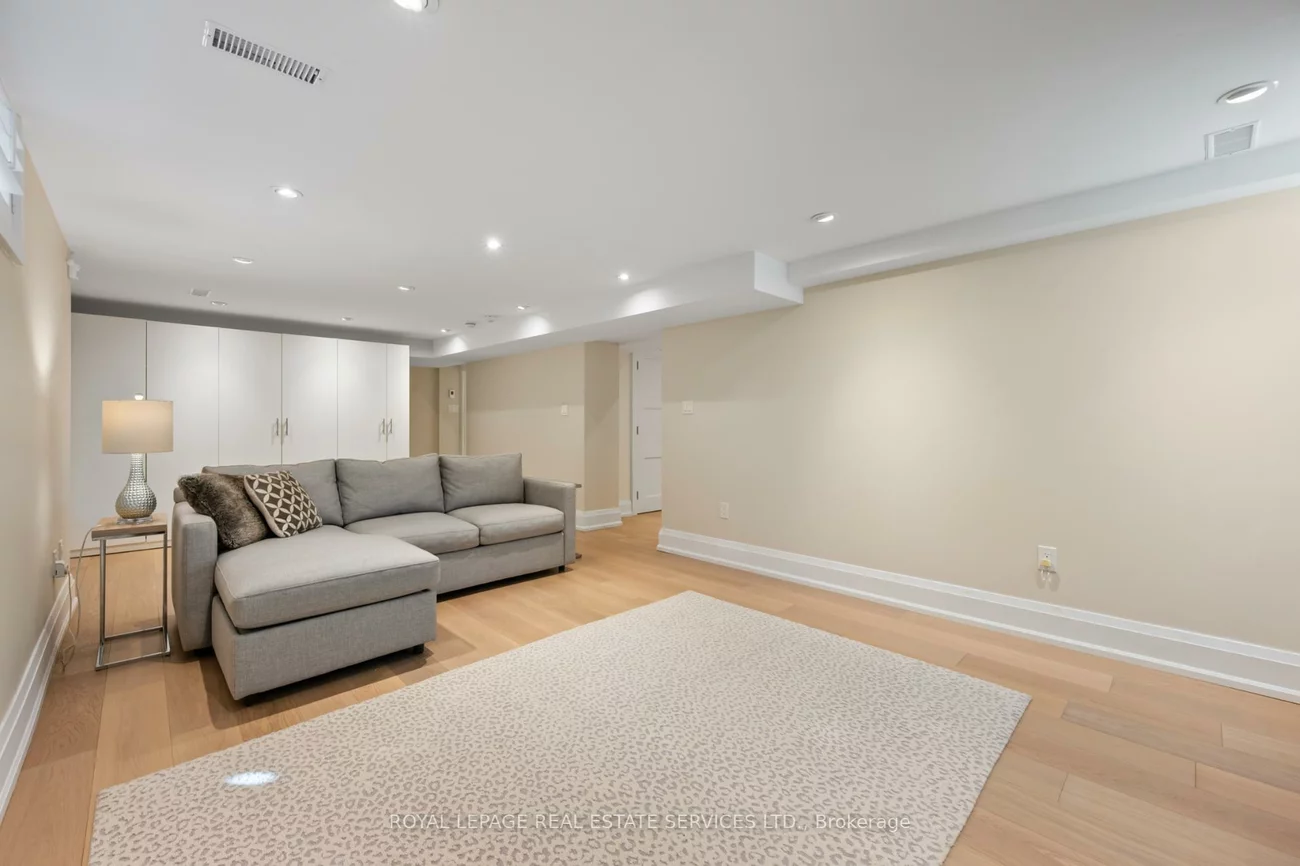 22, Fairmar, Stonegate-Queensway, Toronto