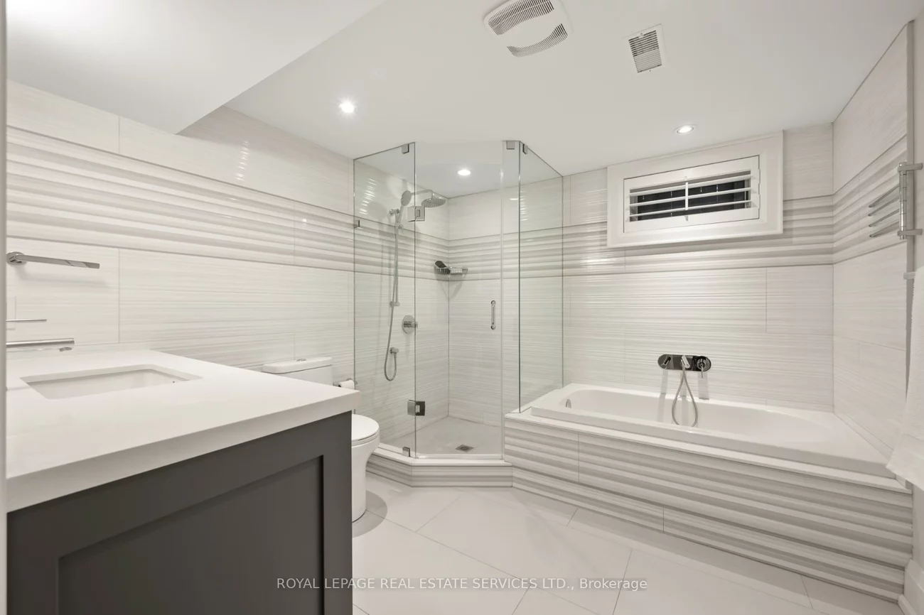 22, Fairmar, Stonegate-Queensway, Toronto