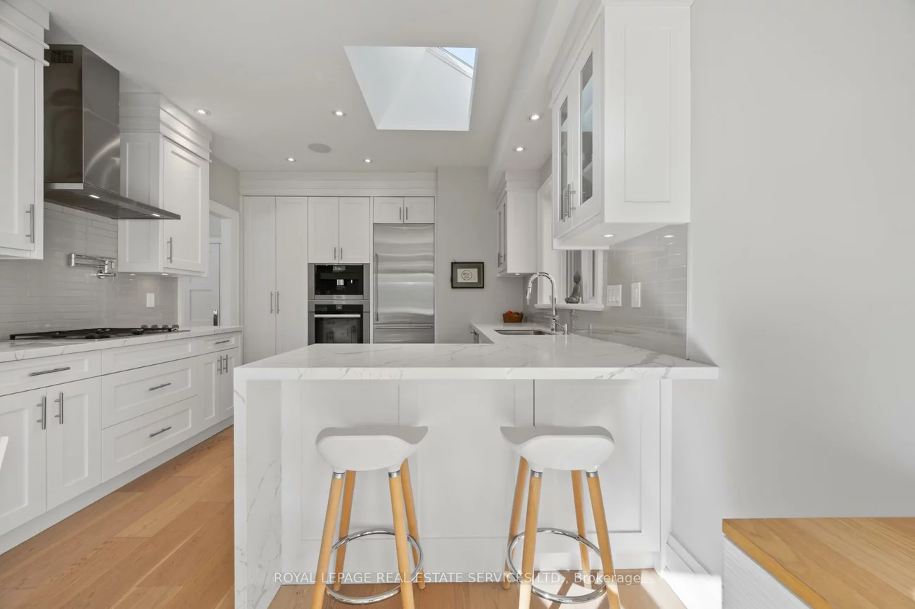 22, Fairmar, Stonegate-Queensway, Toronto