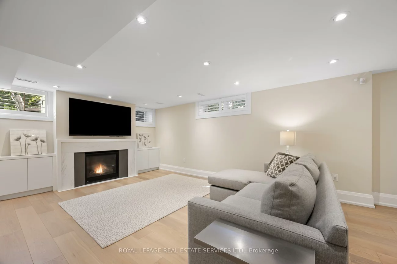 22, Fairmar, Stonegate-Queensway, Toronto