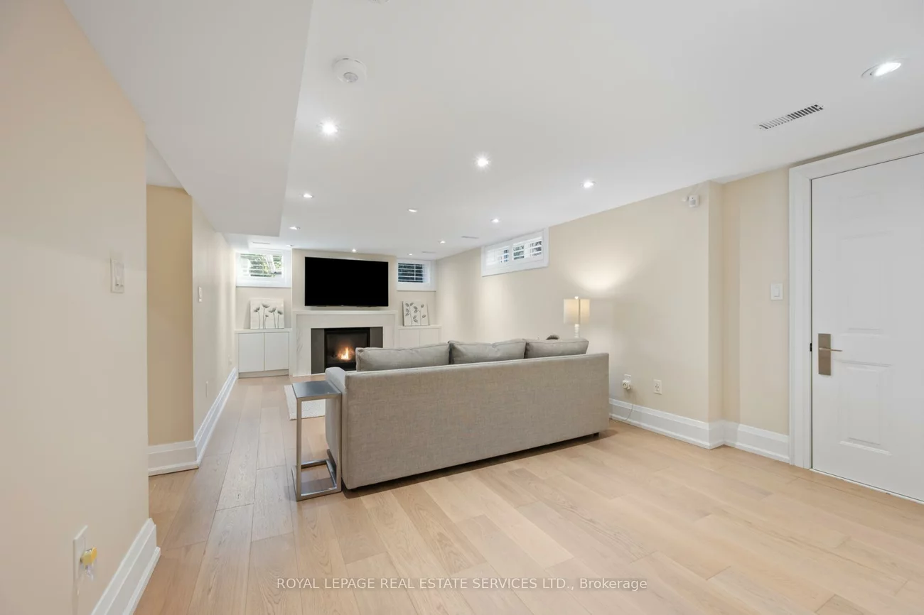 22, Fairmar, Stonegate-Queensway, Toronto