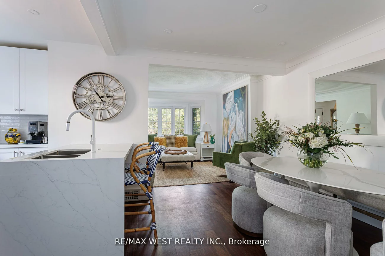 12, Brentwood, Stonegate-Queensway, Toronto