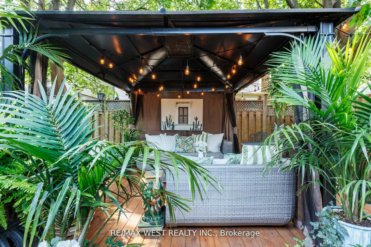 12, Brentwood, Stonegate-Queensway, Toronto