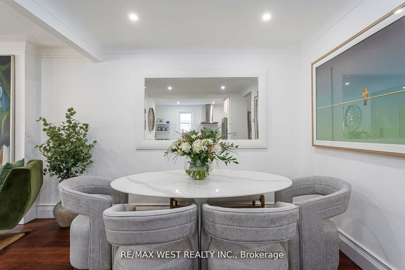 12, Brentwood, Stonegate-Queensway, Toronto