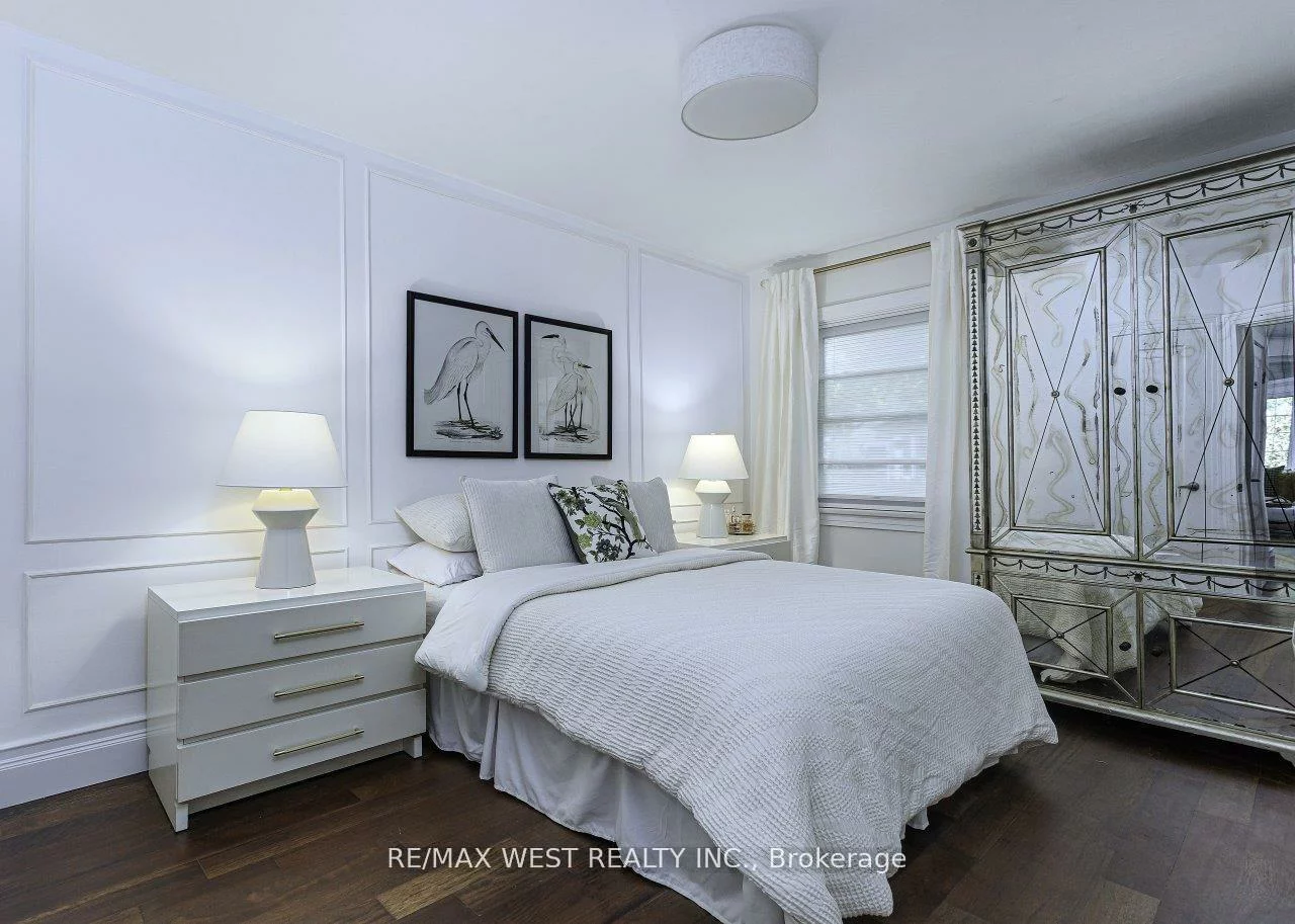 12, Brentwood, Stonegate-Queensway, Toronto