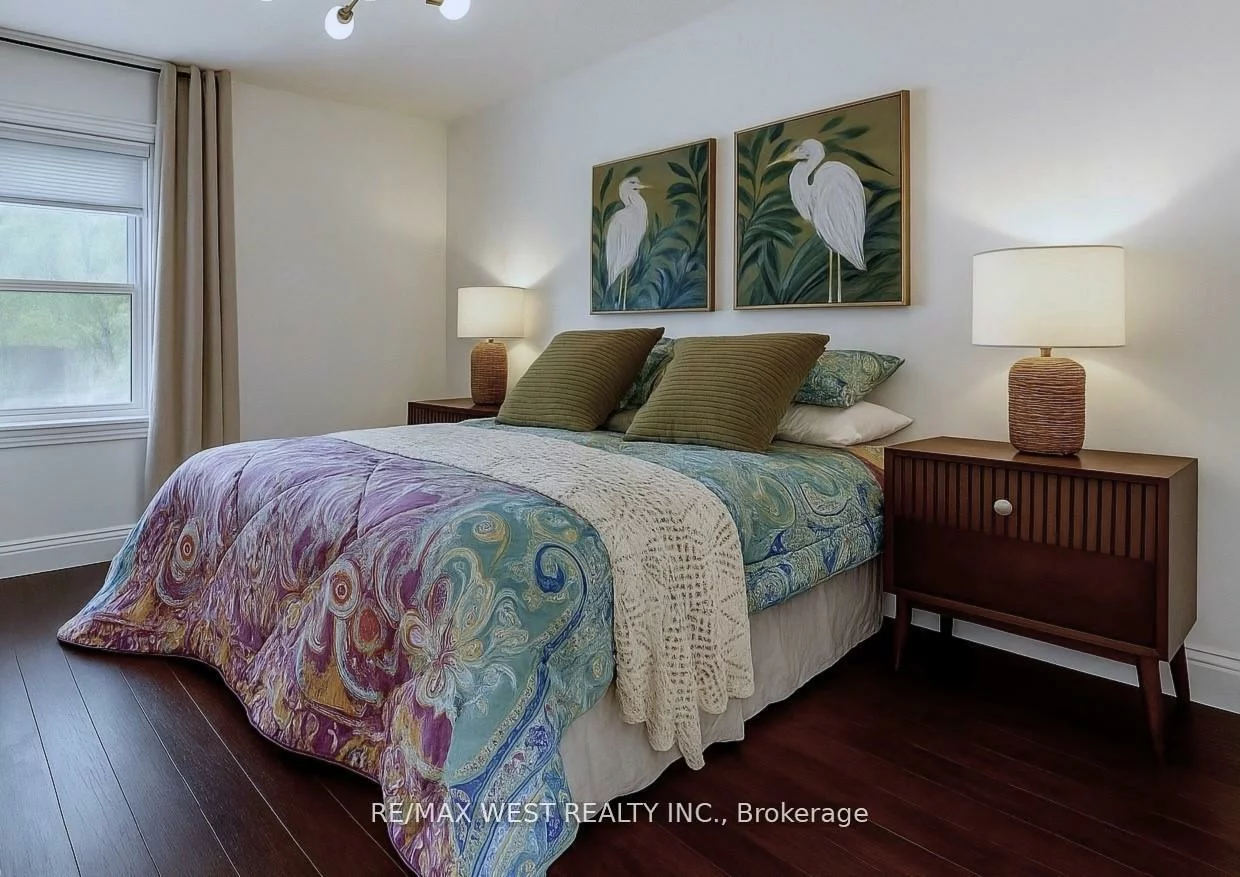 12, Brentwood, Stonegate-Queensway, Toronto