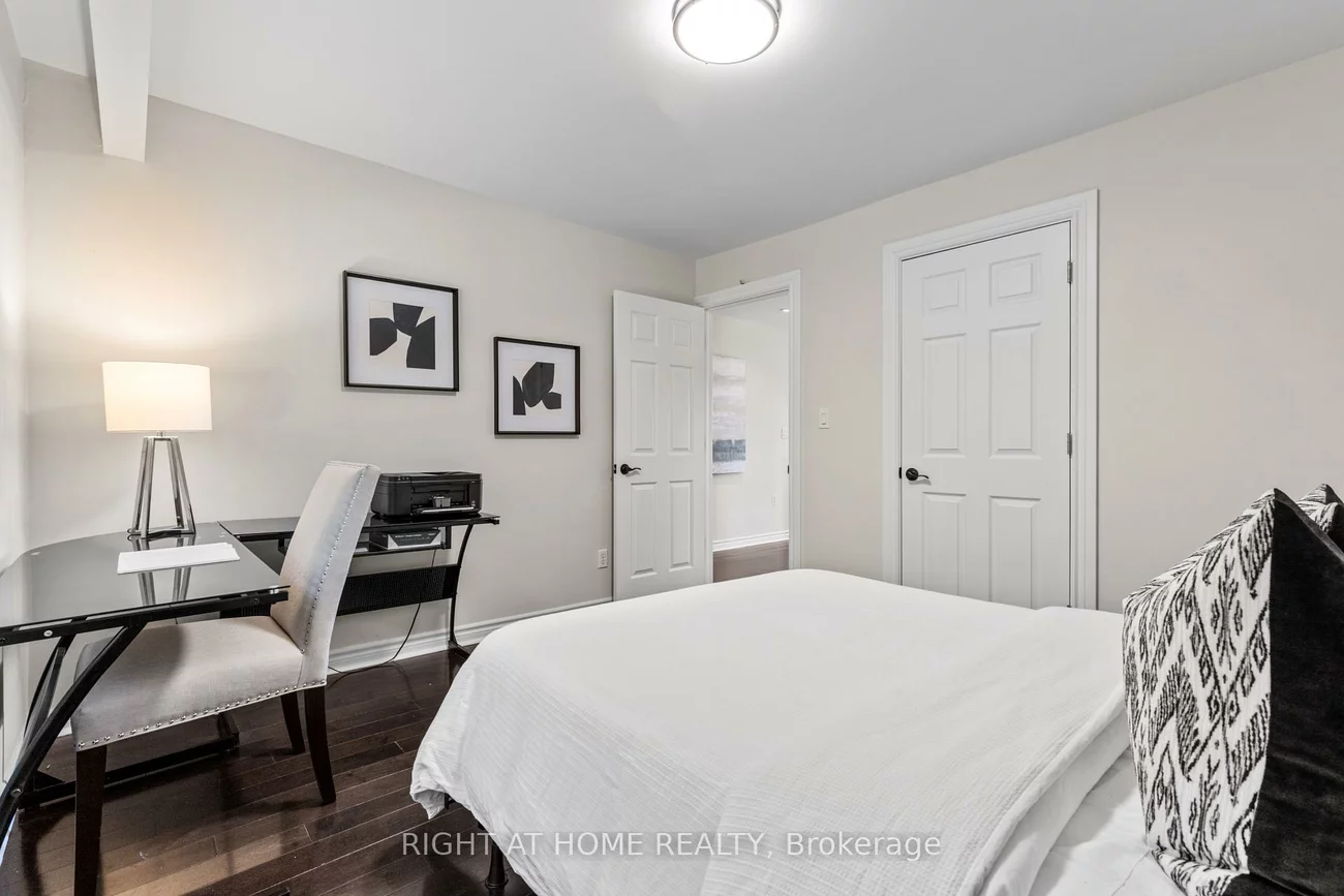 10, Haliburton, Islington-City Centre West, Toronto