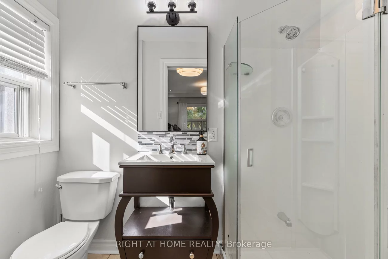 10, Haliburton, Islington-City Centre West, Toronto