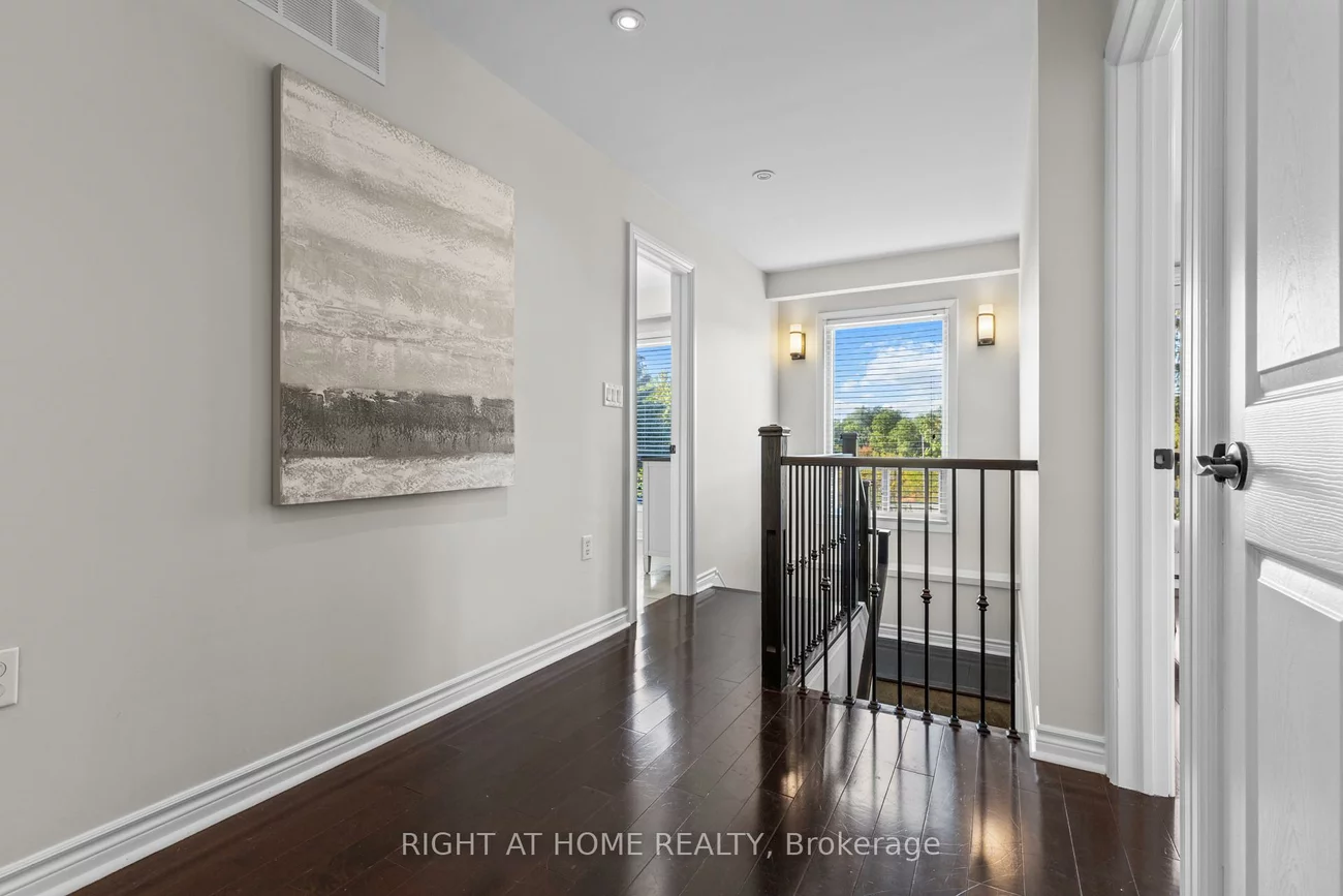 10, Haliburton, Islington-City Centre West, Toronto