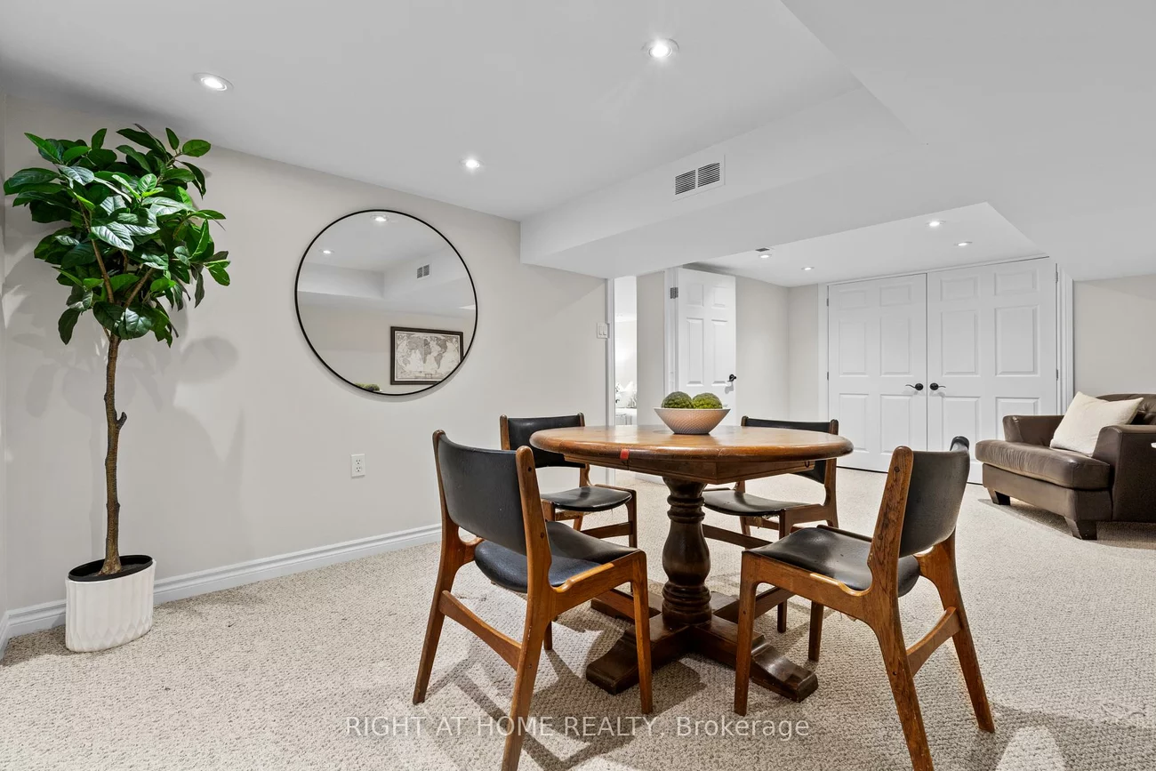 10, Haliburton, Islington-City Centre West, Toronto