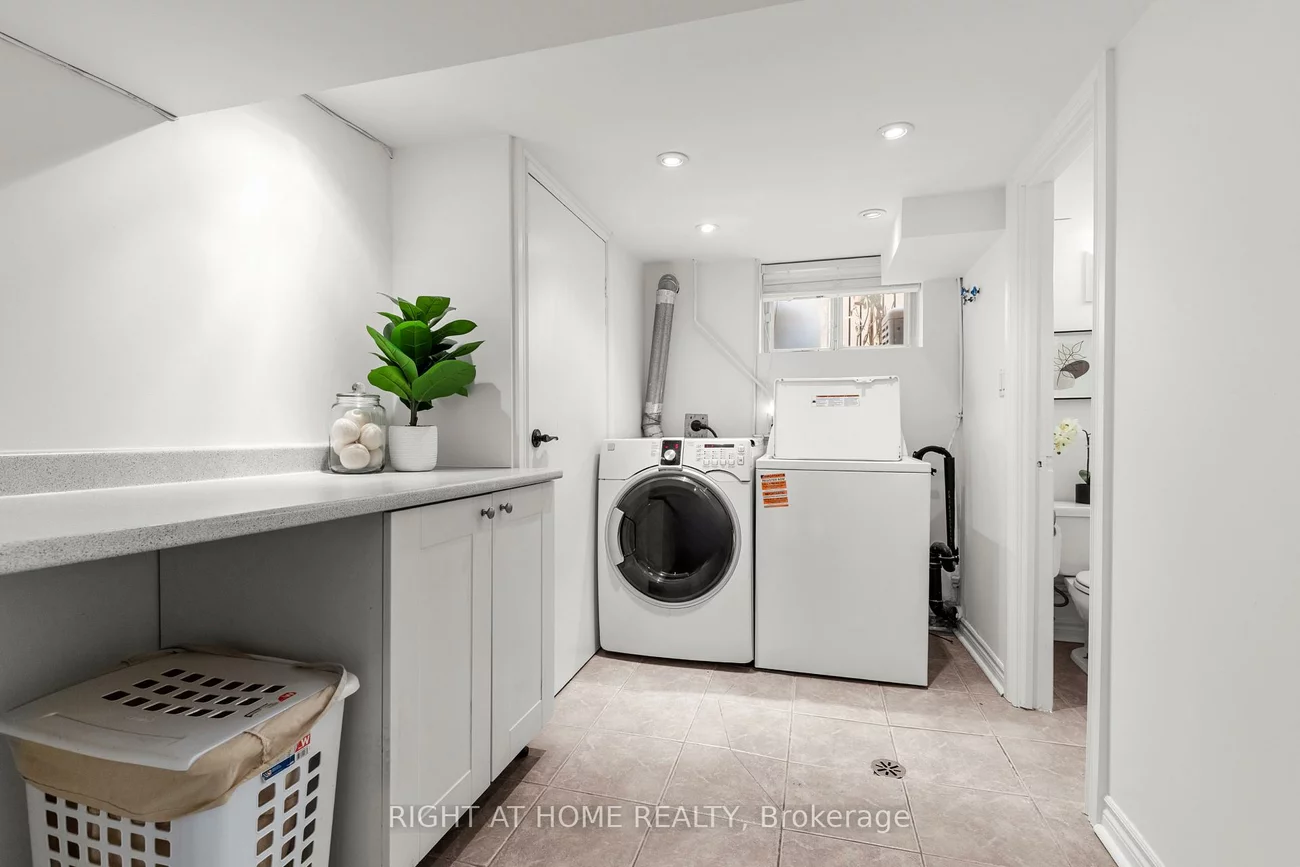 10, Haliburton, Islington-City Centre West, Toronto