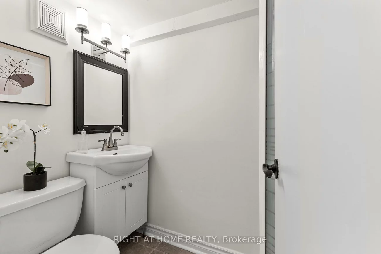 10, Haliburton, Islington-City Centre West, Toronto