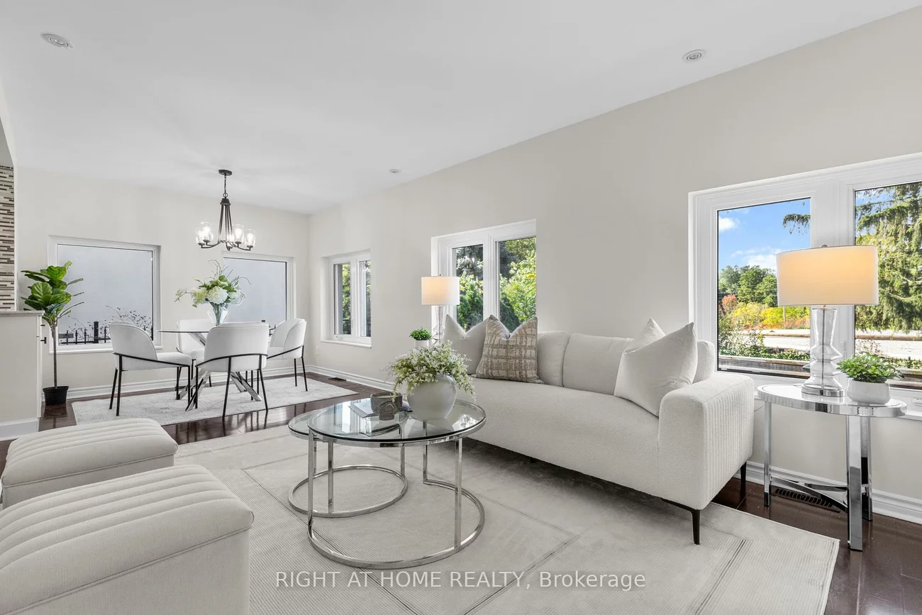 10, Haliburton, Islington-City Centre West, Toronto