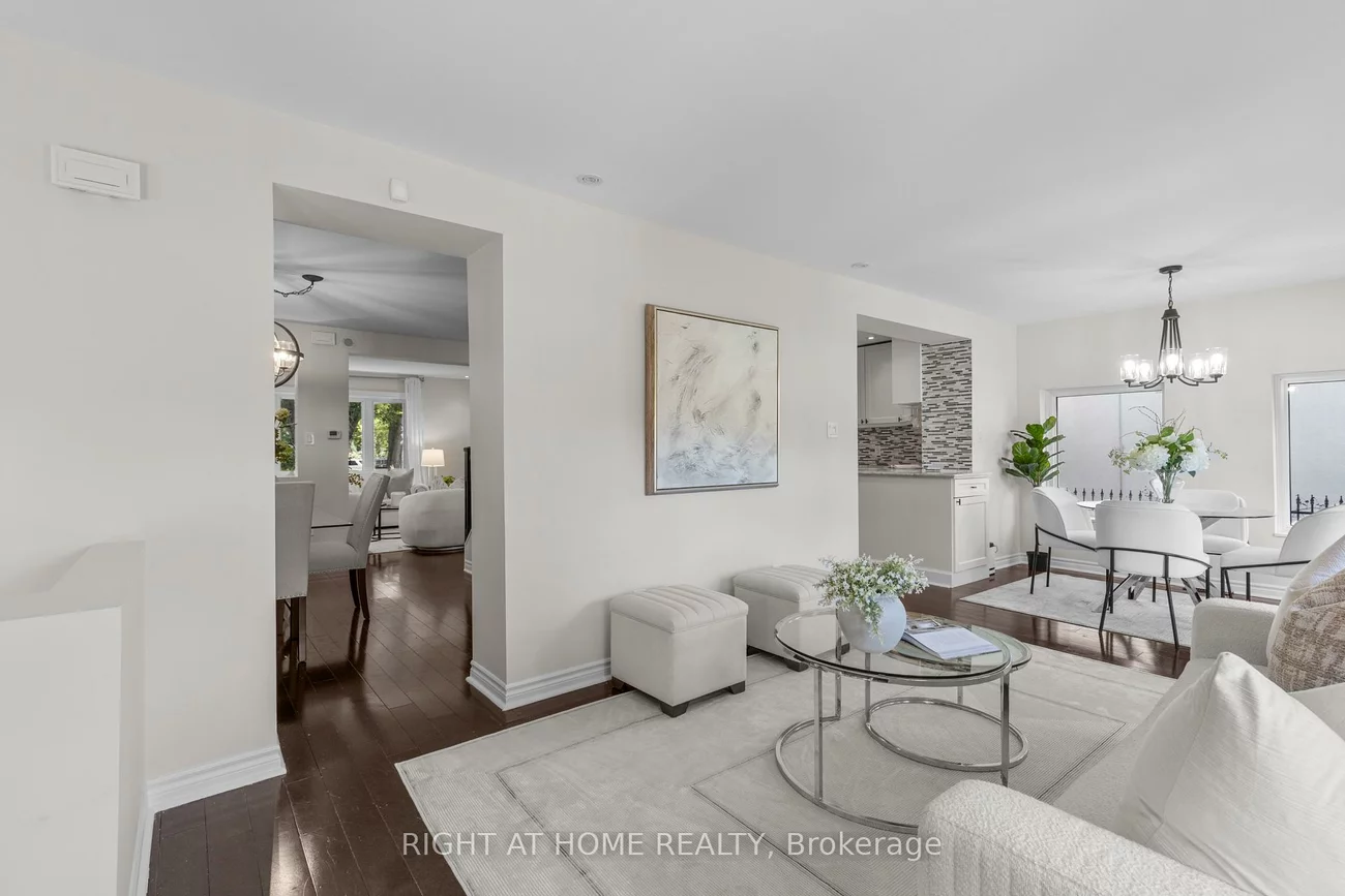 10, Haliburton, Islington-City Centre West, Toronto