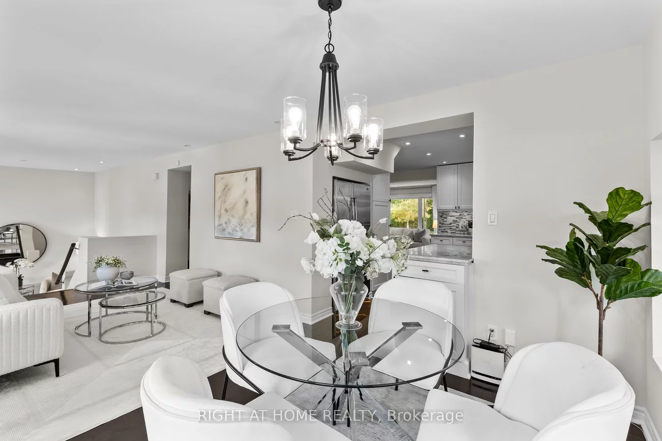 10, Haliburton, Islington-City Centre West, Toronto