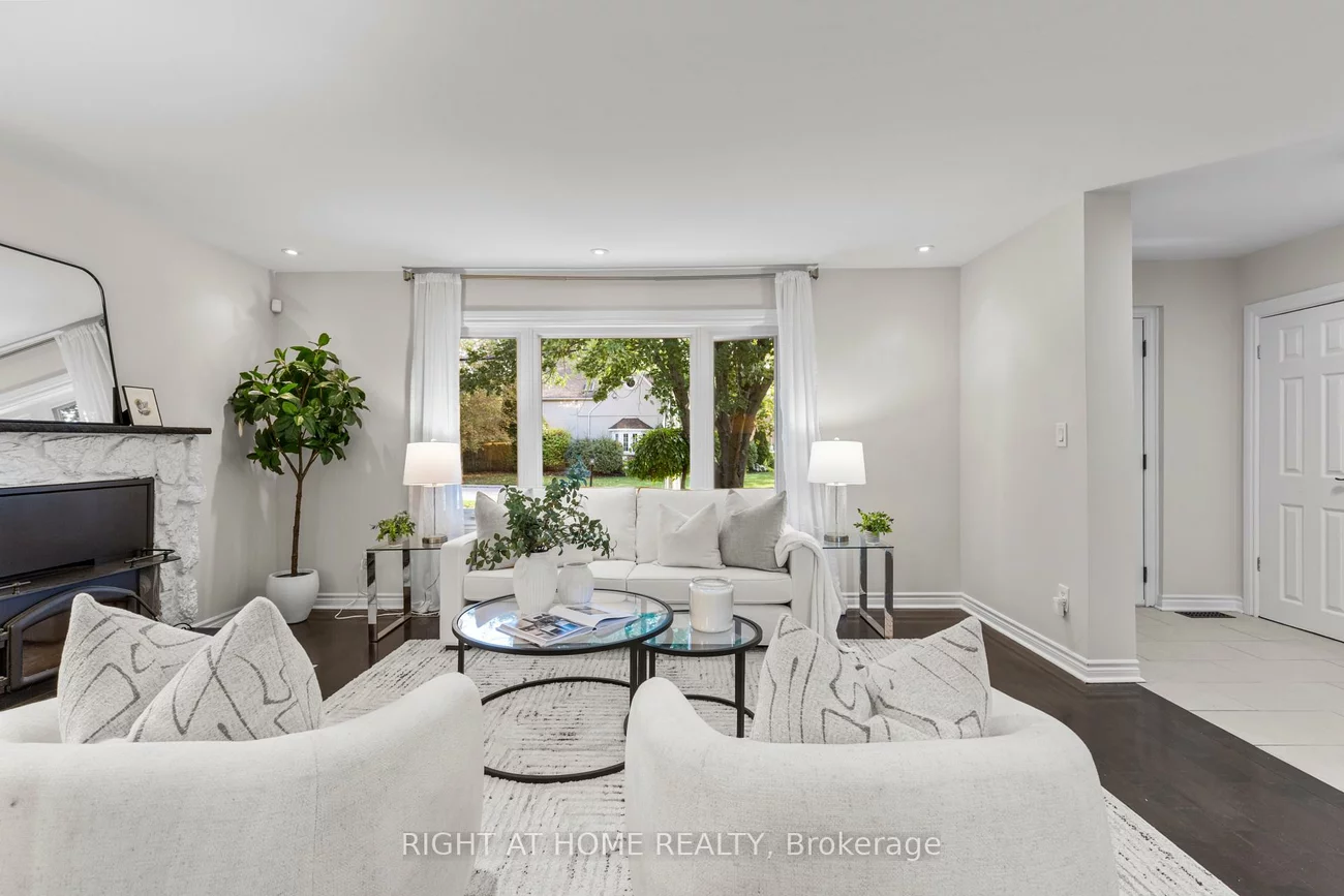 10, Haliburton, Islington-City Centre West, Toronto