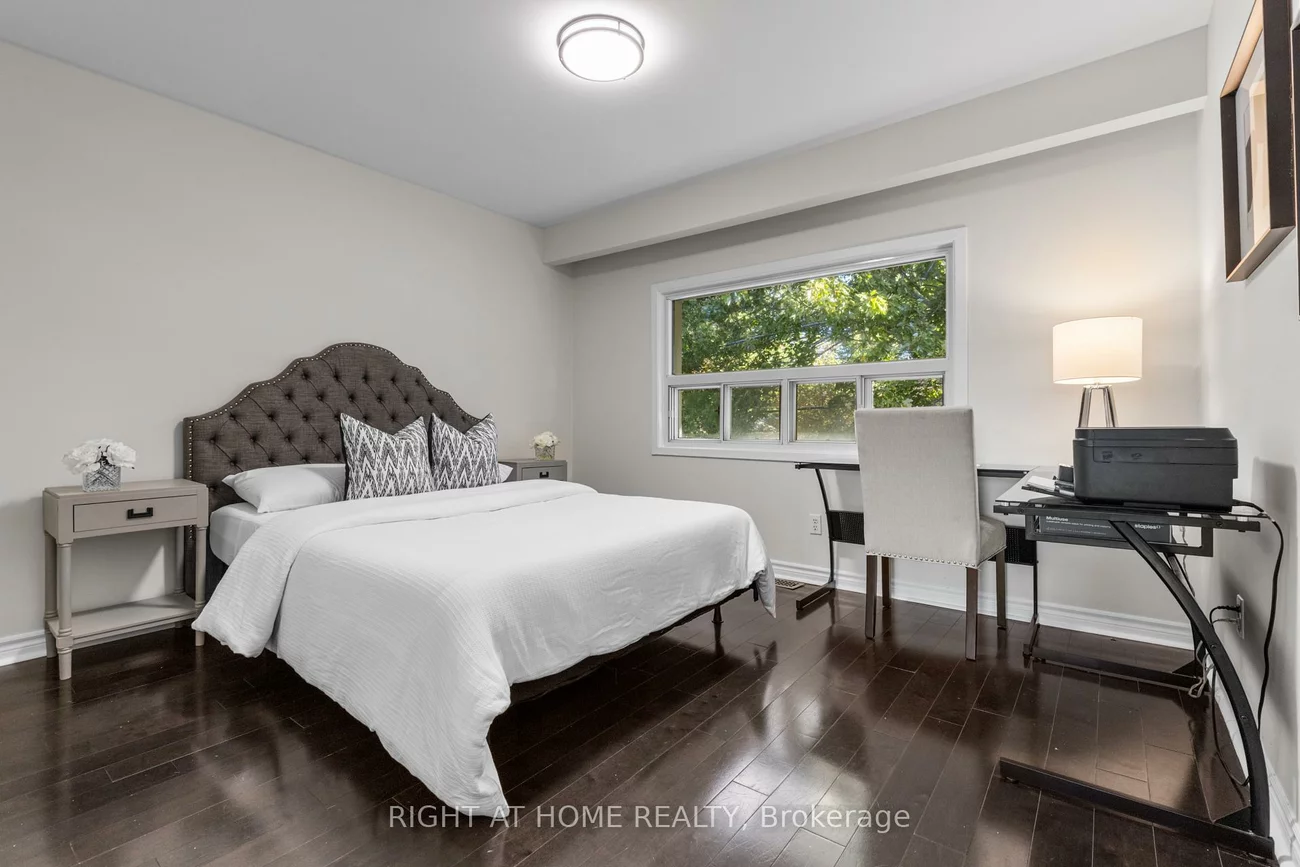 10, Haliburton, Islington-City Centre West, Toronto