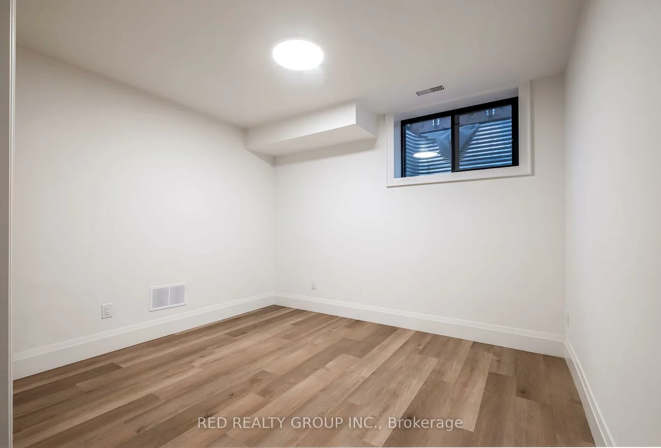 604, Ridelle, Briar Hill-Belgravia, Toronto