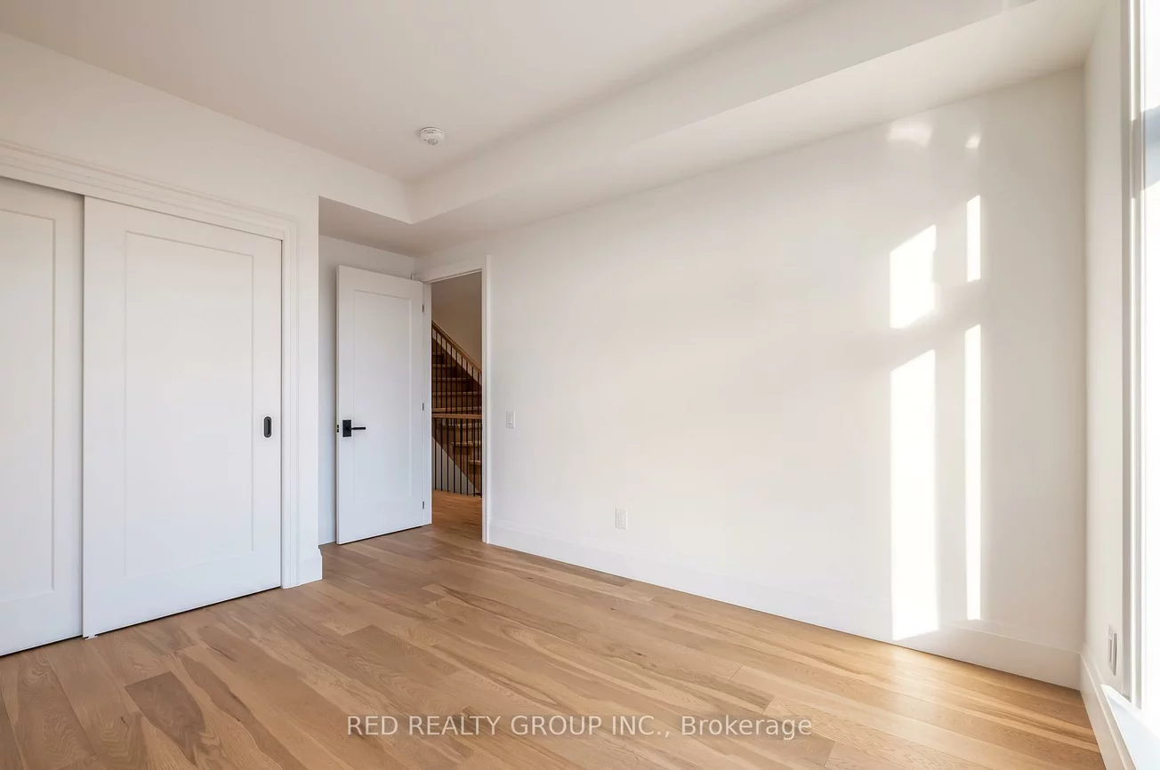 604, Ridelle, Briar Hill-Belgravia, Toronto