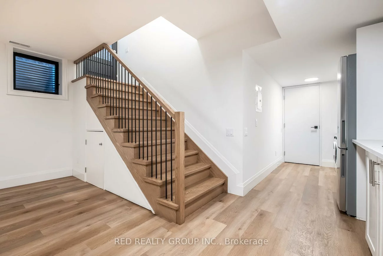 604, Ridelle, Briar Hill-Belgravia, Toronto