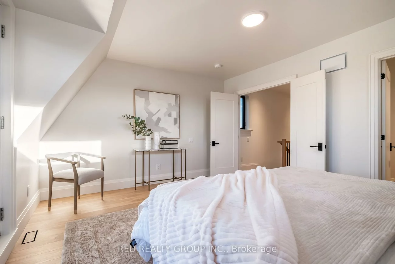 604, Ridelle, Briar Hill-Belgravia, Toronto