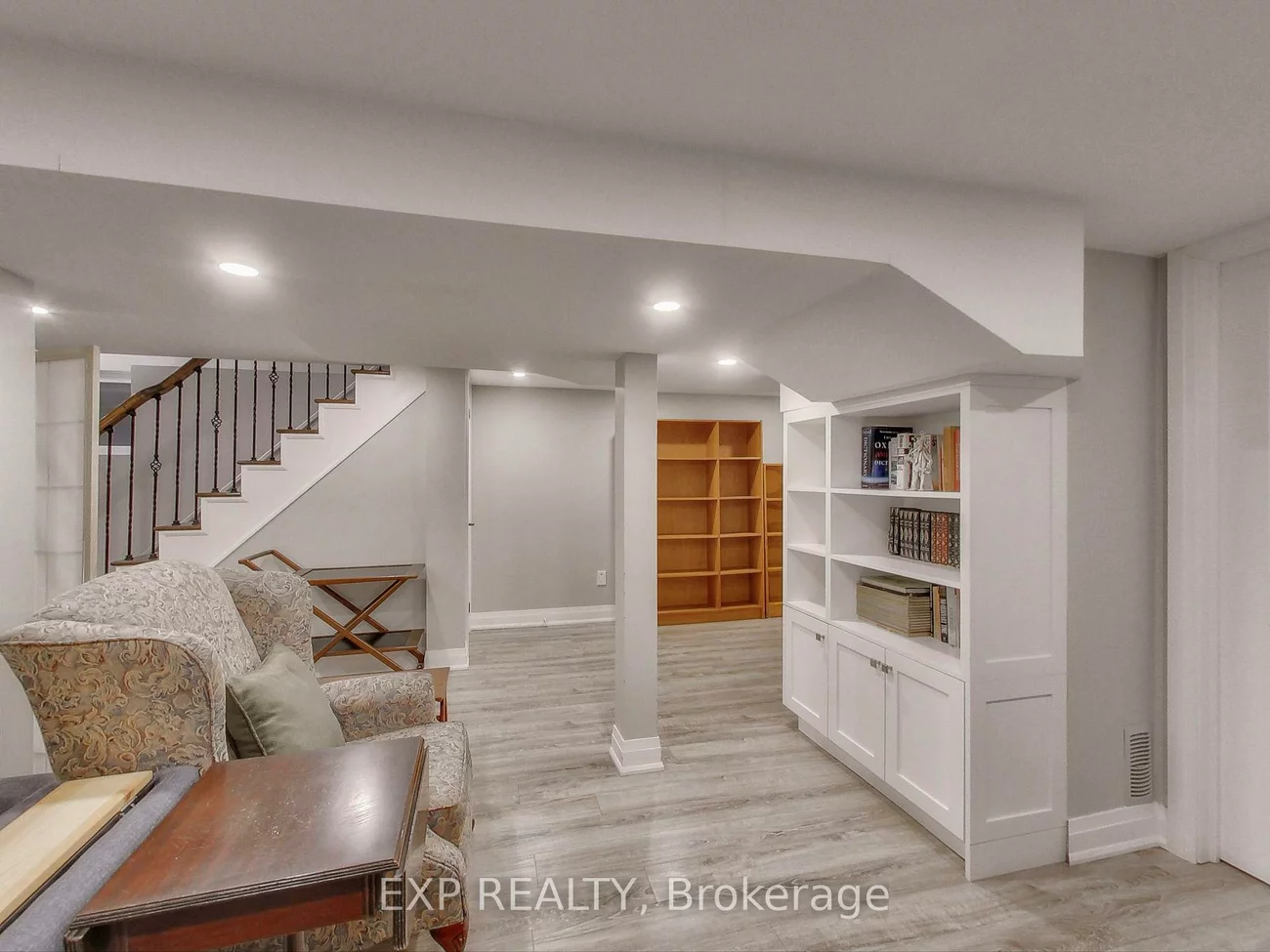 29, Cloverdale, Weston-Pellam Park, Toronto