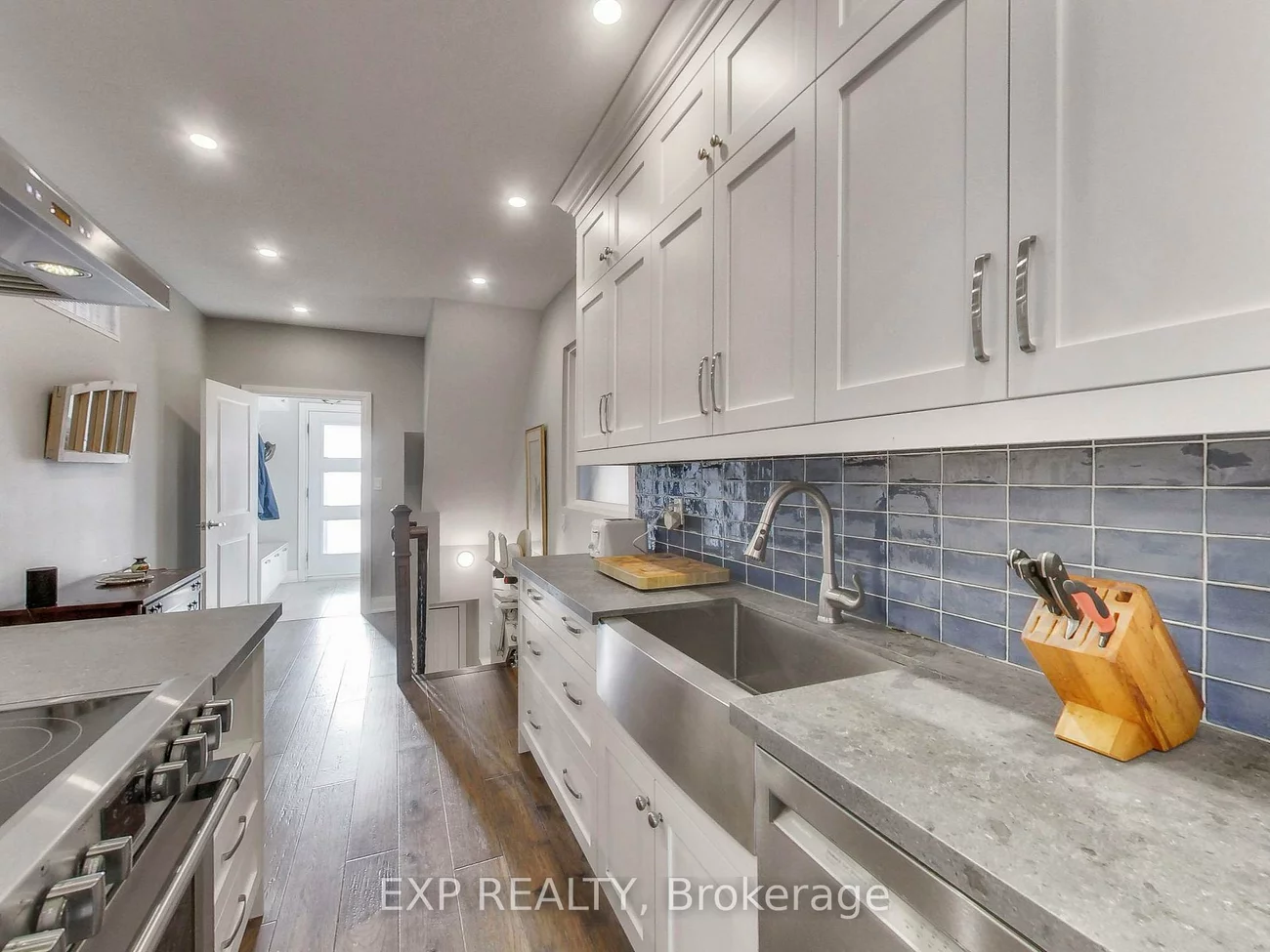 29, Cloverdale, Weston-Pellam Park, Toronto