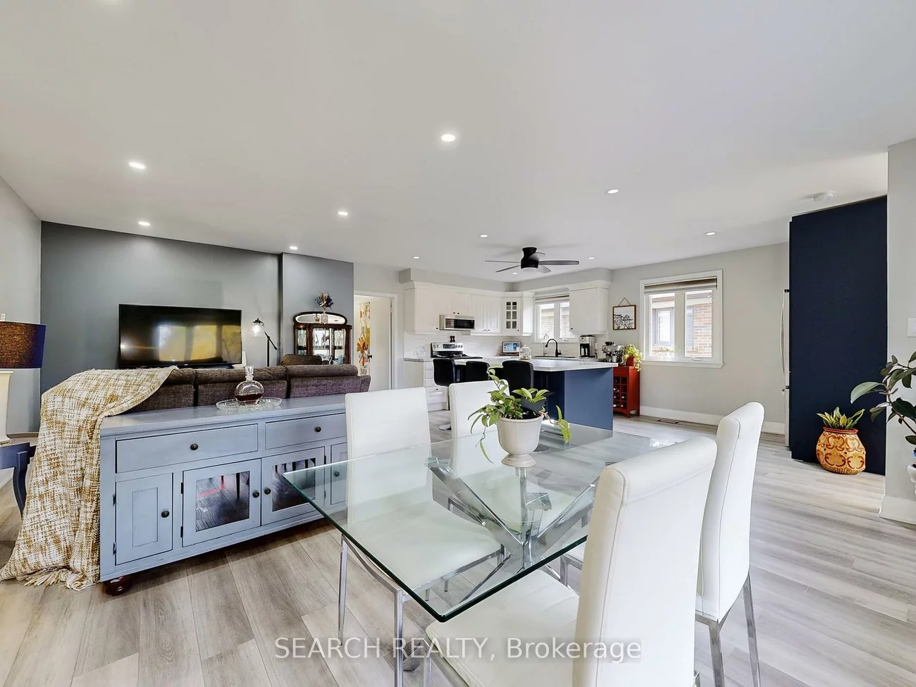 567, Roding, Downsview-Roding-CFB, Toronto