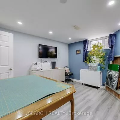 567, Roding, Downsview-Roding-CFB, Toronto