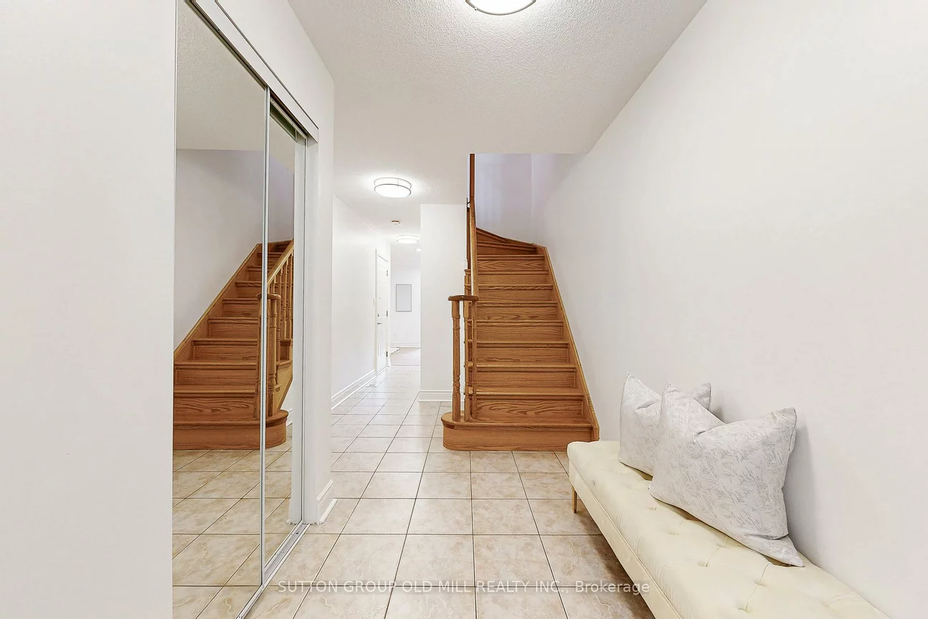 29, Yachters, Mimico, Toronto