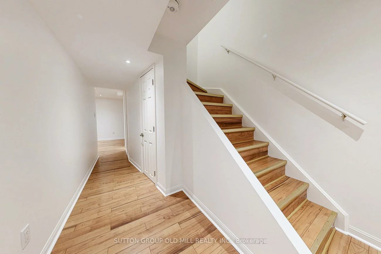 29, Yachters, Mimico, Toronto