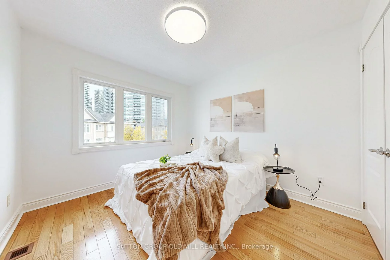 29, Yachters, Mimico, Toronto