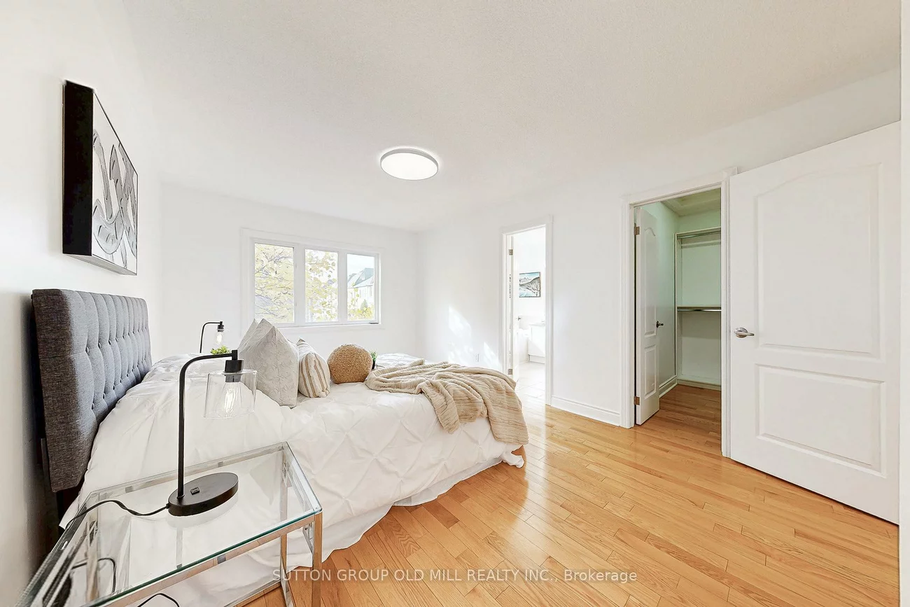 29, Yachters, Mimico, Toronto